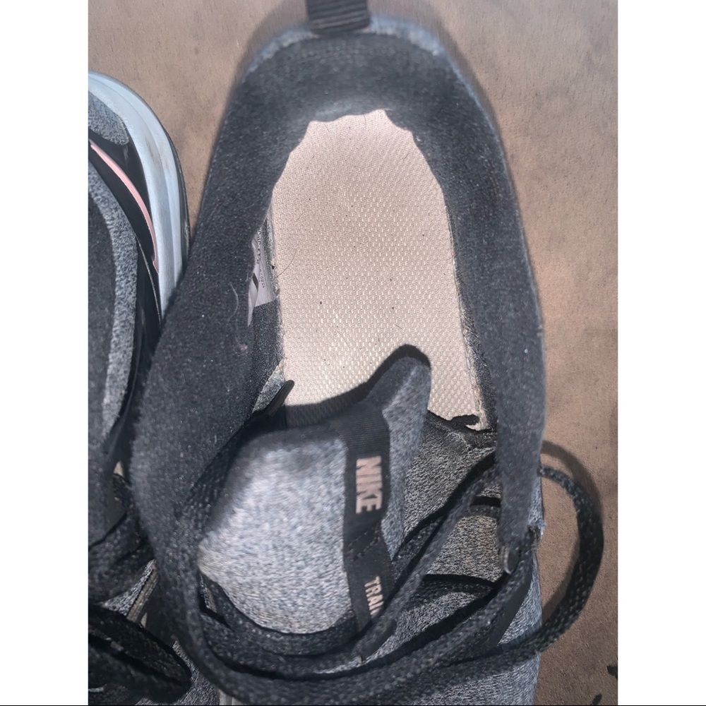 Well Used Women’s Nike’s Size 7 - Picture 4 of 11